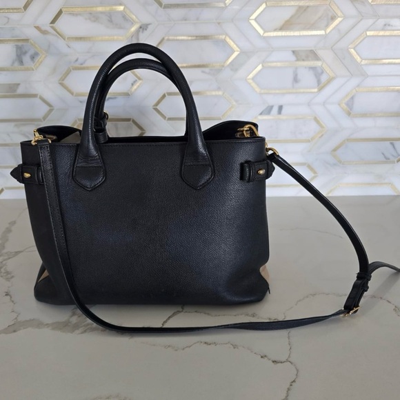 Authentic BURBERRY Derby Calfskin House Check Medium Banner Tote in Black. - Picture 9 of 10